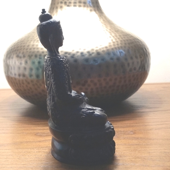 Bronze and Brass Sitting Buddha on a Lotus Flower Sculpture Figurine - Picture 11 of 16